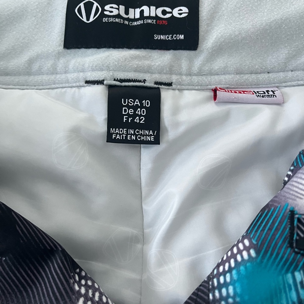 Women’s snow pants
